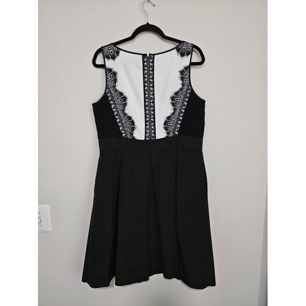 WHBM Black White Lace Trim Fit Flare Dress 12 Pockets Sleeveless Pleated Party ~ - Picture 2 of 10